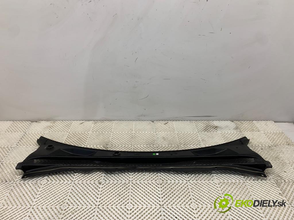 OPEL INSIGNIA B Kombi 2018 81 kW 1.6 CDTi (35) 1598 torpédo plast pod čelní okno 39126649 (Plast pod čelním sklem)