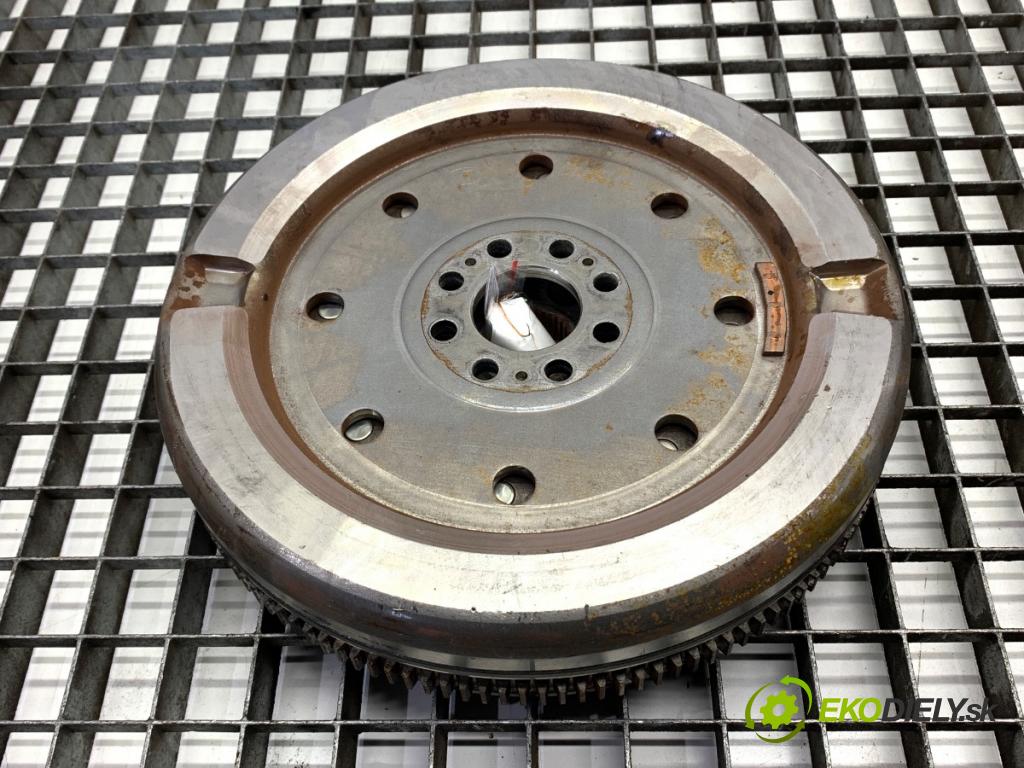 VW GOLF VIII Kombi 2022 110 kW 2.0 TDI 1968 kolo dvojhmota 05L105266K