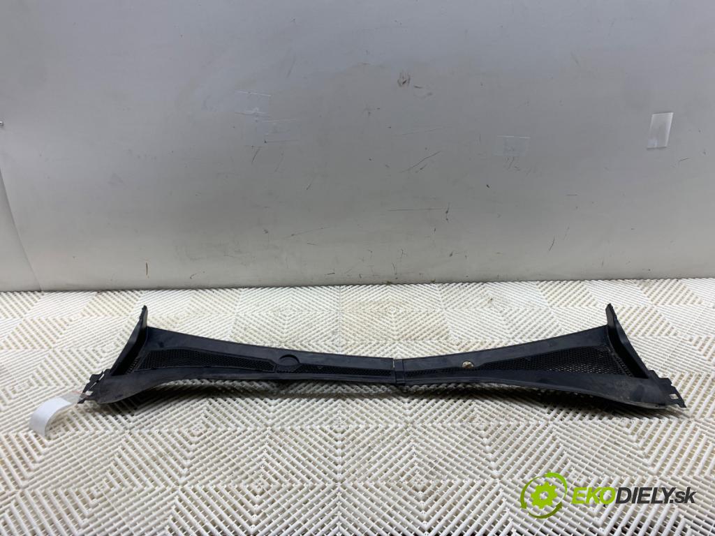 CITROEN C3 III liftback 2020 81 kW 1.2 PURETECH 110 1199 torpédo plast pod čelní okno 9811935477 (Plast pod čelním sklem)