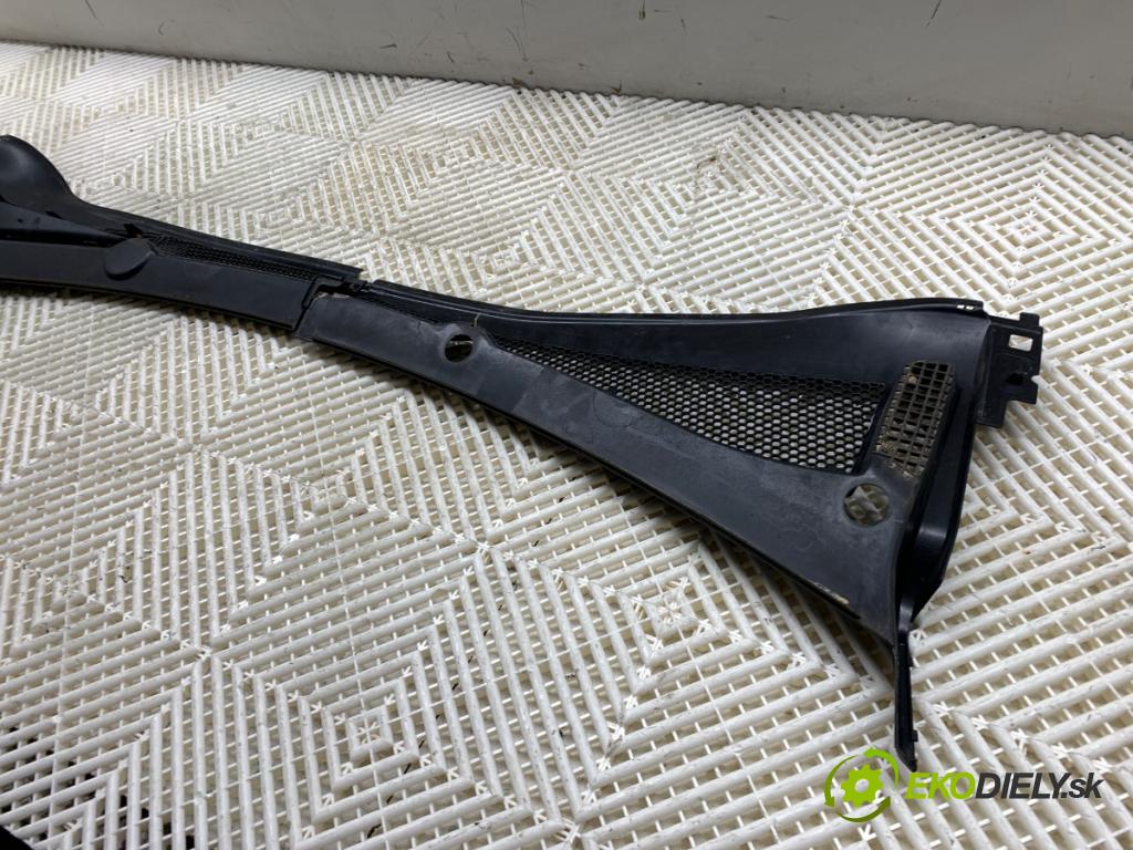 CITROEN C3 III liftback 2020 81 kW 1.2 PURETECH 110 1199 torpédo plast pod čelní okno 9811935477 (Plast pod čelním sklem)