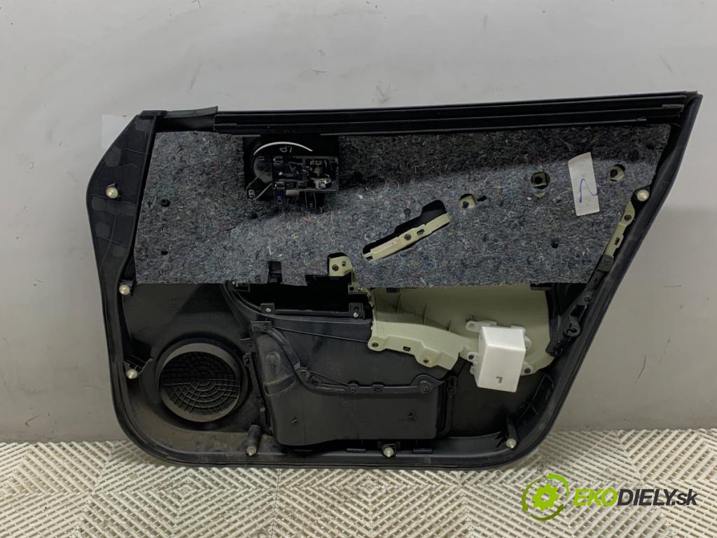 NISSAN JUKE F15 SUV 2012 86 kW 1.6 1598 ča dveře levý přední část