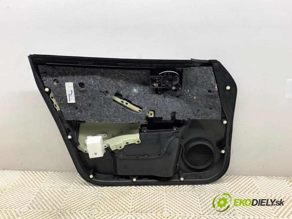 NISSAN JUKE F15 SUV 2012 86 kW 1.6 1598 ča dveře pravý přední část