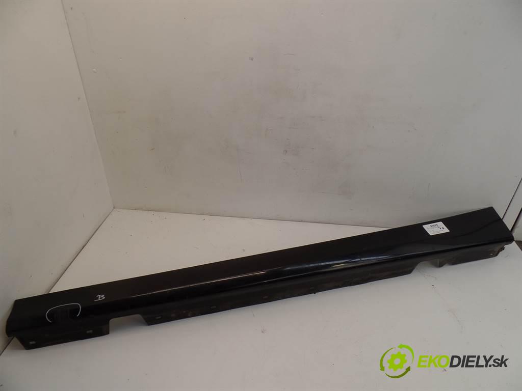 BMW E90    SEDAN 4D 2.0i 150KM 04-08  lišta prahová levá strana  (Lišty prahů)