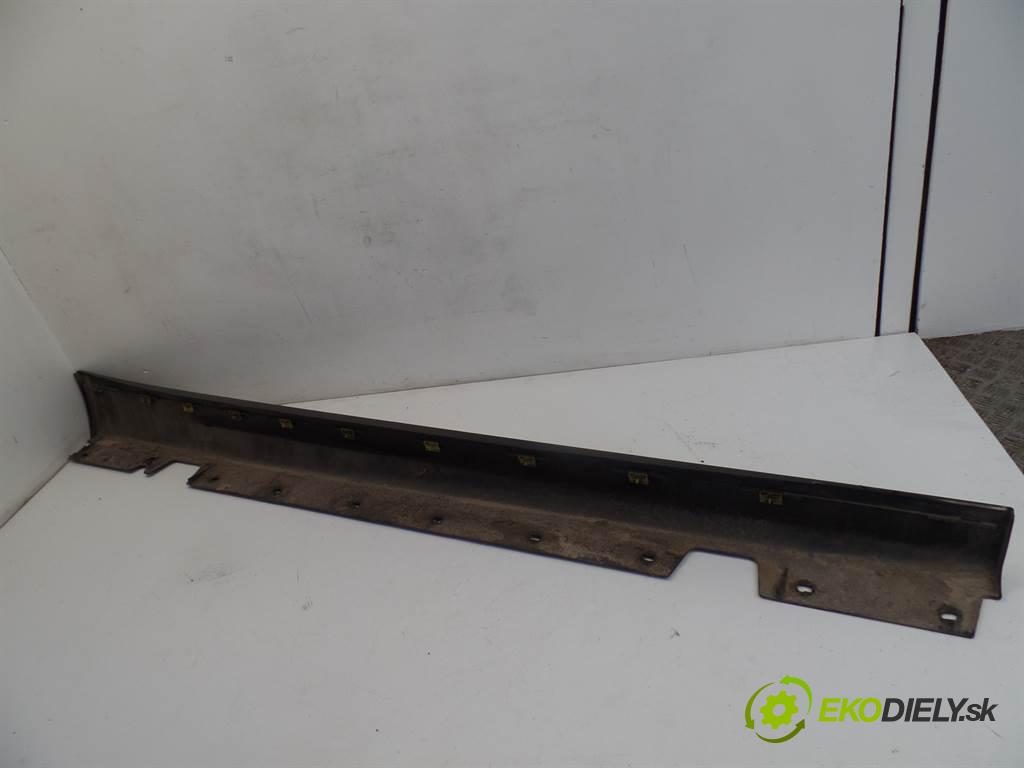 BMW E90    SEDAN 4D 2.0i 150KM 04-08  lišta prahová levá strana  (Lišty prahů)