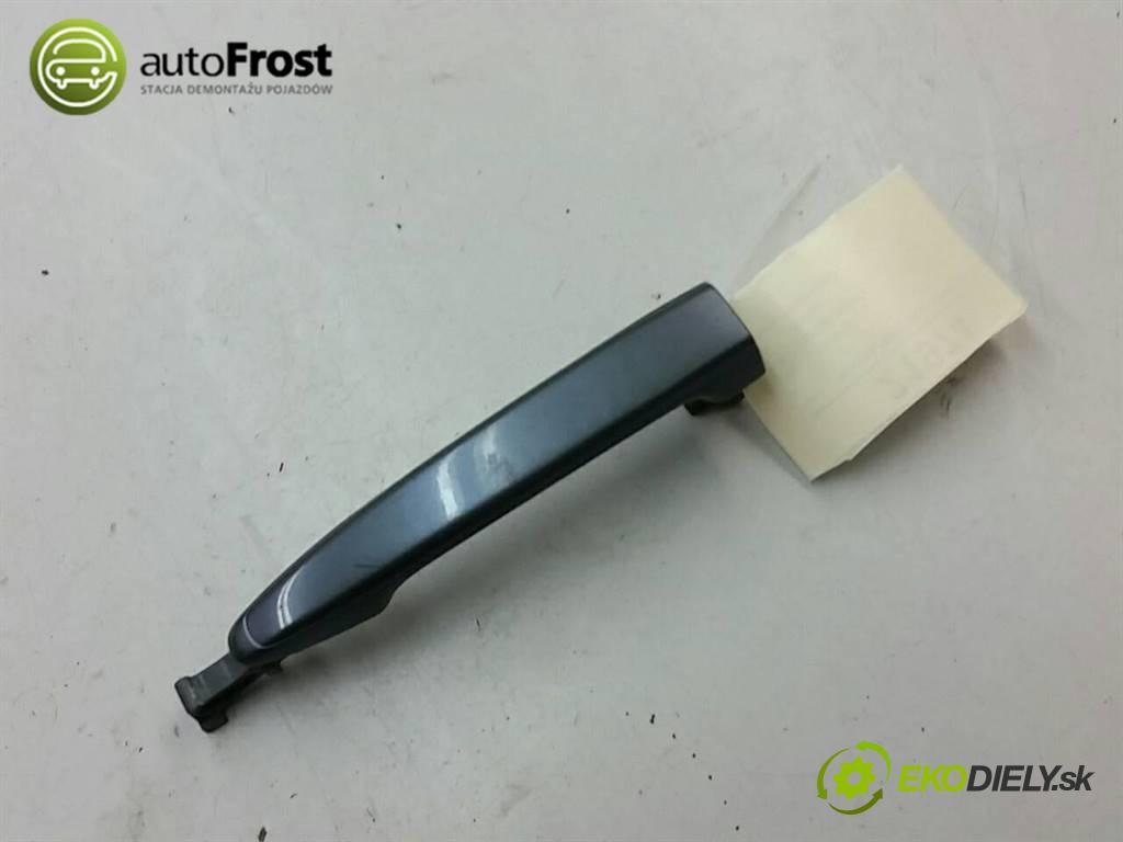 TOYOTA LAND CRUISER 120 3D 2003  120 3D 3.0 Kľučka predný ľavá strana vonkajšia  (Vonkajšie predné ľavé)