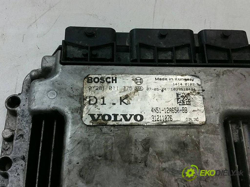 VOLVO V50 KOMBI 2007 110 kW KOMBI 1560 riadiaca jednotka Motor 4N5112A650 (Riadiace jednotky)