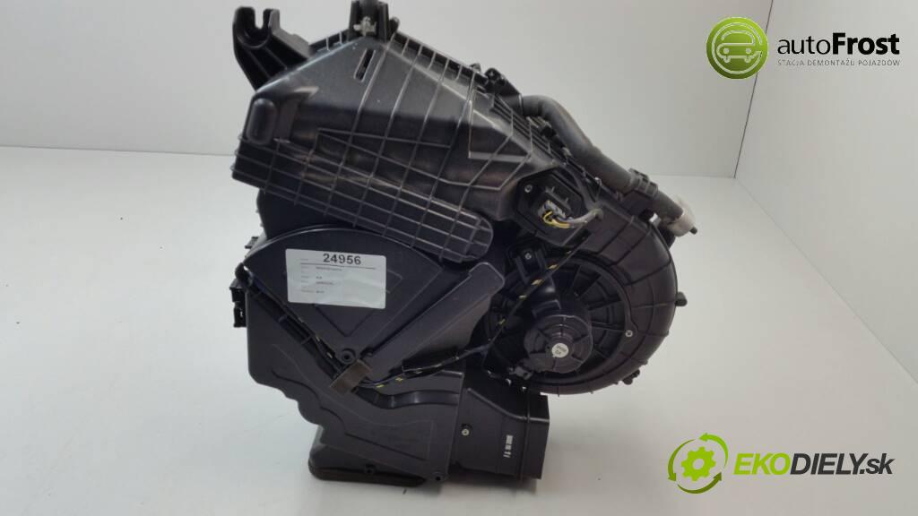 KIA CARNIVAL   2007 190 kW   2.7 Výhrevné teleso, radiátor kúrenia  (Radiátory kúrenia)