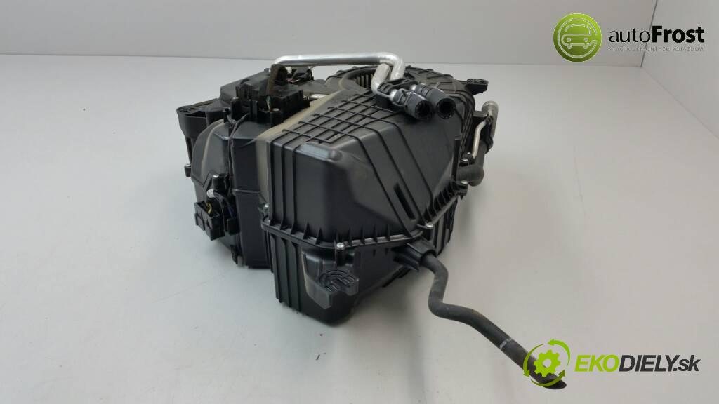 KIA CARNIVAL   2007 190 kW   2.7 Výhrevné teleso, radiátor kúrenia  (Radiátory kúrenia)