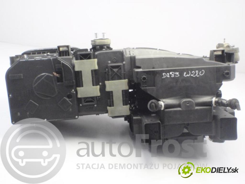 MERCEDES S KLASA    BRAK  Mercedes W220 S320 CDI Výhrevné teleso, radiátor kúrenia Európa klíma 