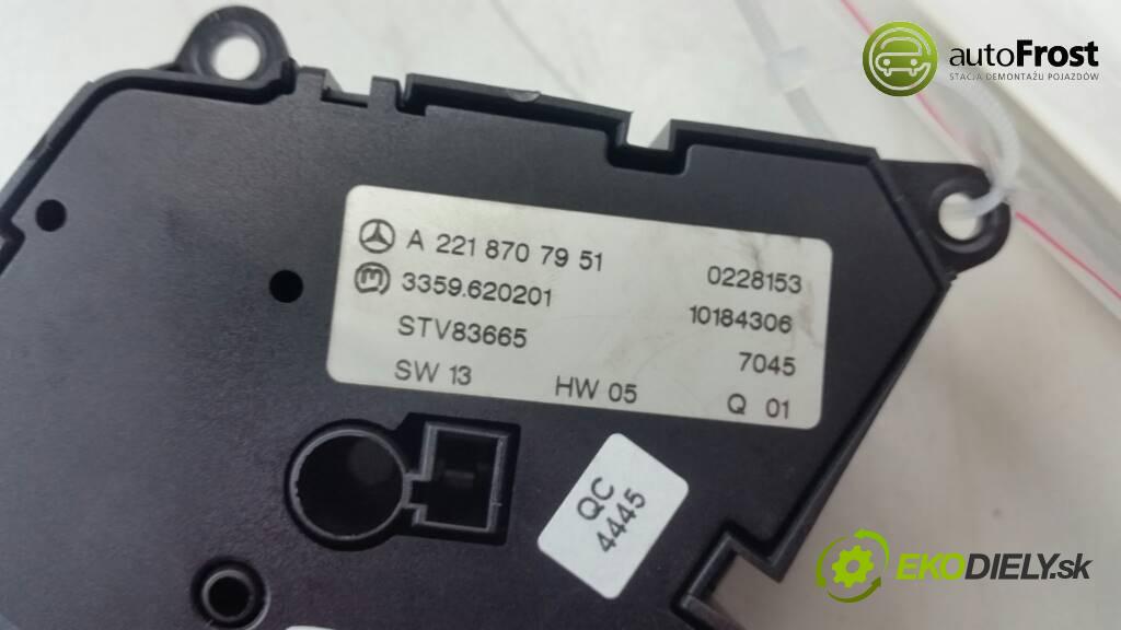 MERCEDES W221 S500 2008 388 kW S500 5.5 Prepínač ohrievania, vyhrievania sedačky A2218707951 (Prepínače, spínače, tlačidlá a ovládače kúrenia)