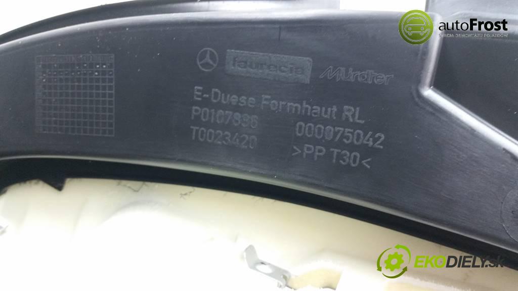 MERCEDES W221 S500 2008 388 kW S500 5.5 Palubná doska  (Palubné dosky)