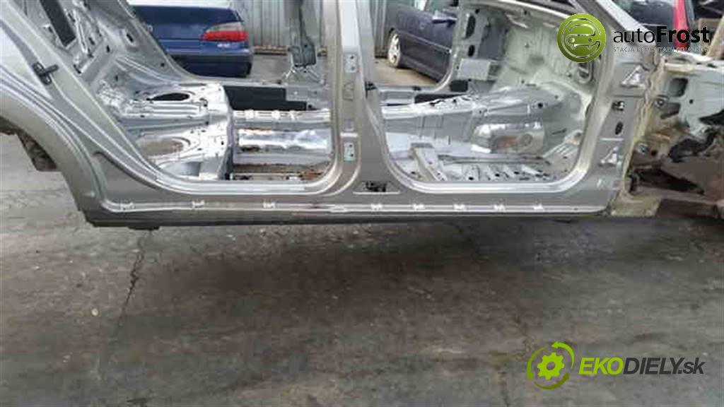 MERCEDES W221 S500 2008 388 kW S500 5.5 prah pravy  (Ostatné)
