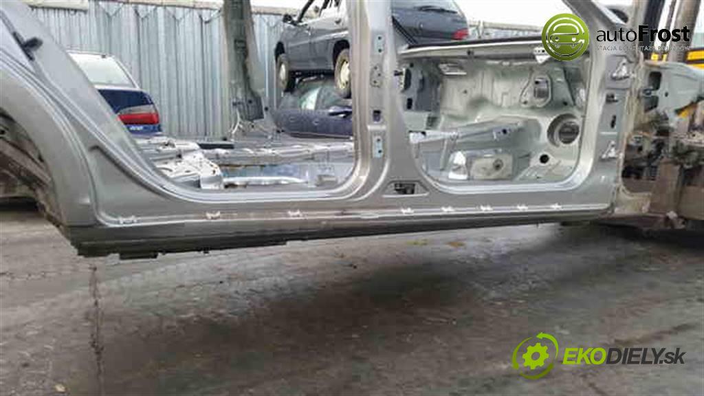 MERCEDES W221 S500 2008 388 kW S500 5.5 prah pravy  (Ostatné)