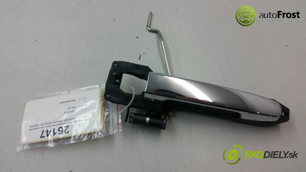 TOYOTA HILUX  2011 144 KM  3.0 Kľučka predný ľavá strana vonkajšia  (Vonkajšie predné ľavé)