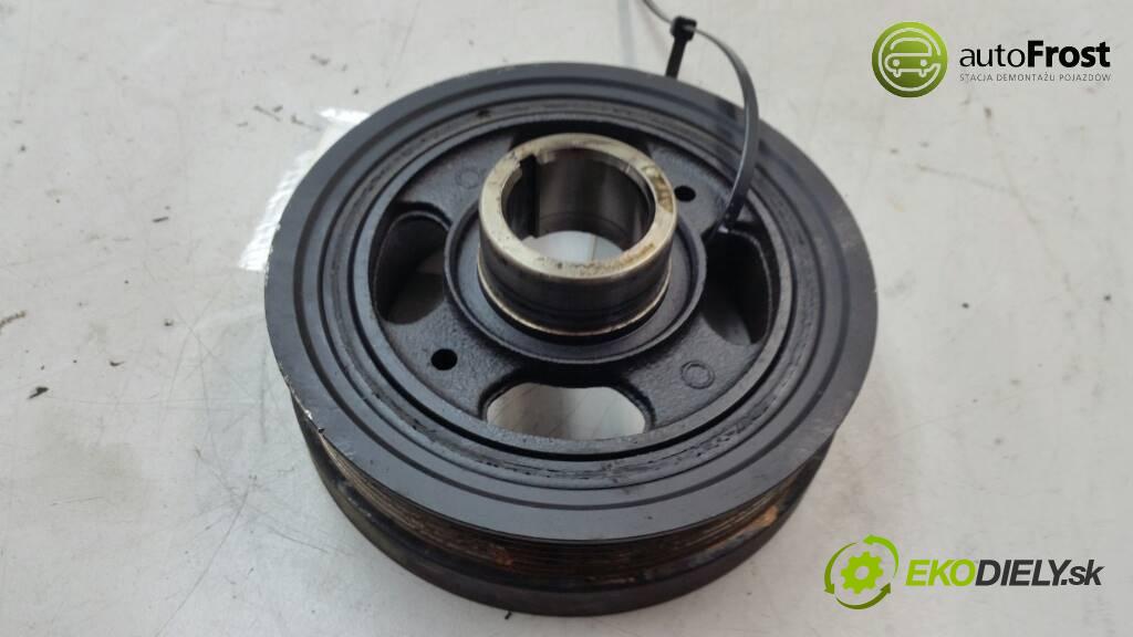 TOYOTA HILUX  2011 144 KM  3.0 kolo kolová hřídele 90918D