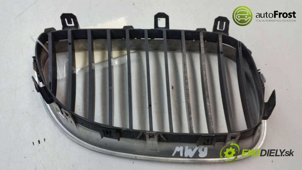 BMW 5 E60 525 2004 177 KM 525 2.5 mřížka maska 7065701 (Mřížky (masky) chladičů)