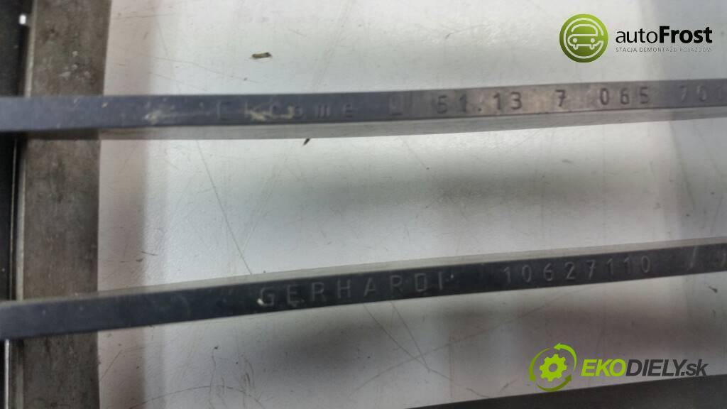 BMW 5 E60 525 2004 177 KM 525 2.5 mřížka maska 7065701 (Mřížky (masky) chladičů)