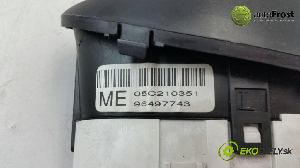 CHEVROLET SPARK      Dislpej  (Prístrojové dosky, displeje)