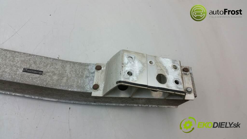 LEXUS IS 220   2006  177 KM   2.2  výztuha nárazníka zadní část