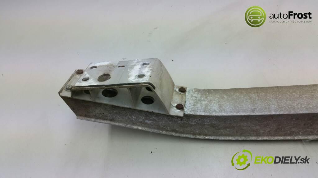 LEXUS IS 220   2006  177 KM   2.2  výztuha nárazníka zadní část