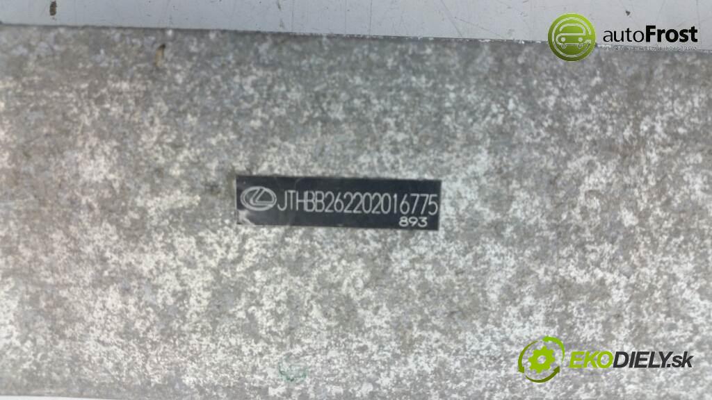 LEXUS IS 220   2006  177 KM   2.2  výztuha nárazníka zadní část