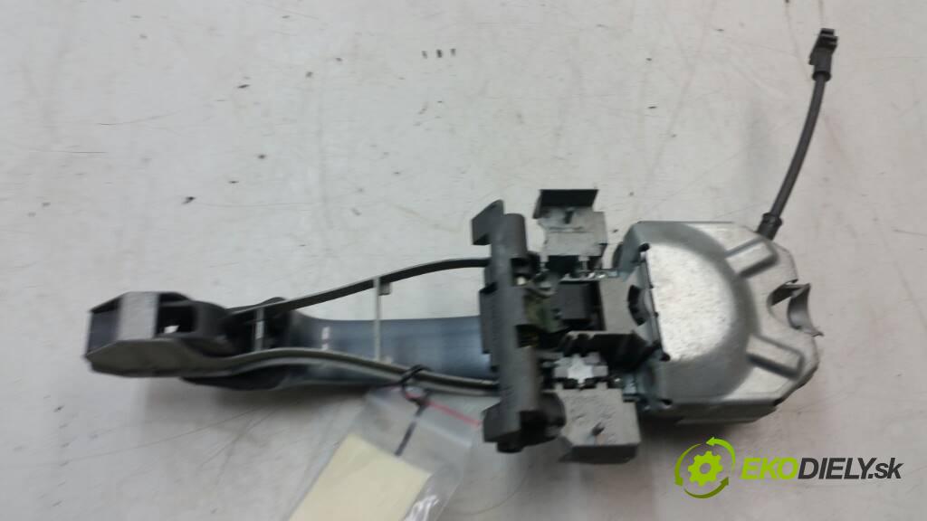 VOLVO V50 LIFT 2007 136 KM LIFT 2.0 D Kľučka predný ľavá strana vonkajšia  (Vonkajšie predné ľavé)