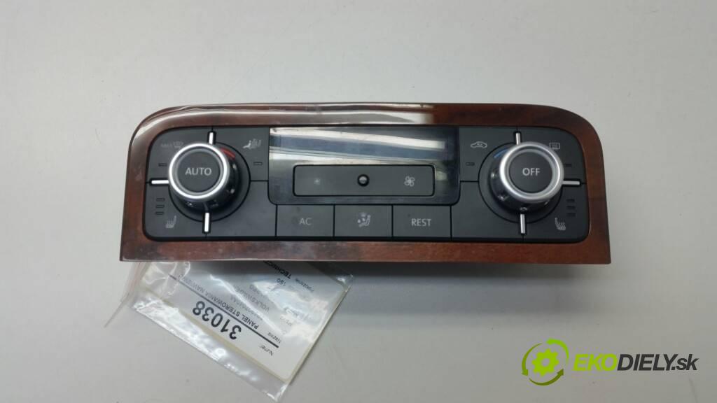 VOLKSWAGEN TOUAREG 7P  II 2010 240 kW 7P  II 3.0 V6 TDI BLUEMOTION CAS Panel ovládania kúrenia 7P6907040AA (Prepínače, spínače, tlačidlá a ovládače kúrenia)