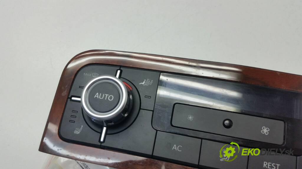 VOLKSWAGEN TOUAREG 7P  II 2010 240 kW 7P  II 3.0 V6 TDI BLUEMOTION CAS Panel ovládania kúrenia 7P6907040AA (Prepínače, spínače, tlačidlá a ovládače kúrenia)