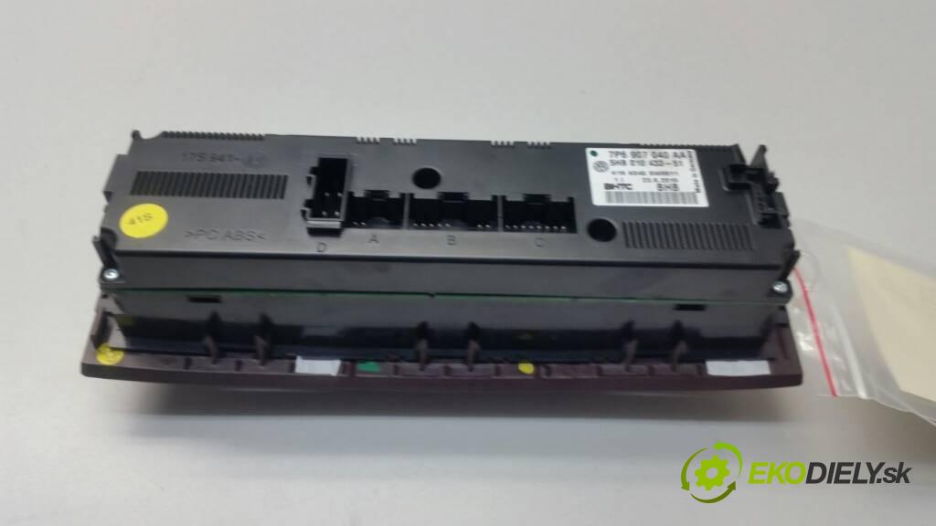 VOLKSWAGEN TOUAREG 7P  II 2010 240 kW 7P  II 3.0 V6 TDI BLUEMOTION CAS Panel ovládania kúrenia 7P6907040AA (Prepínače, spínače, tlačidlá a ovládače kúrenia)