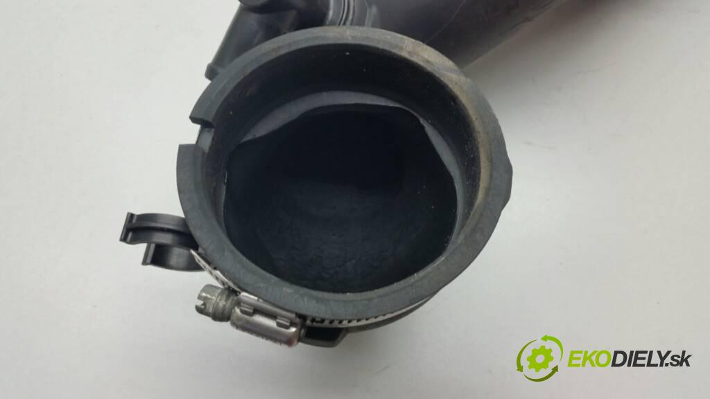 SUBARU OUTBACK III 2009 150 kW III 2.0 D BOXER Rúra hadice trubka vzduchu  (Hadice chlazení vzduchu)