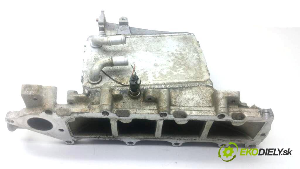 SKODA OCTAVIA III 2015 105 KM CLHA III 1.6 Potrubie sacie, sanie 04L129766S UŁAMANY UCHWYT, WGNIECIONY (Sacie potrubia)