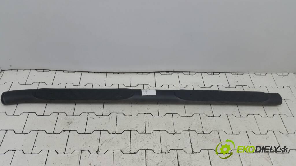 NISSAN NAVARA D40 2006 171 kW D40 2.5 DCI prah pravy  (Ostatné)