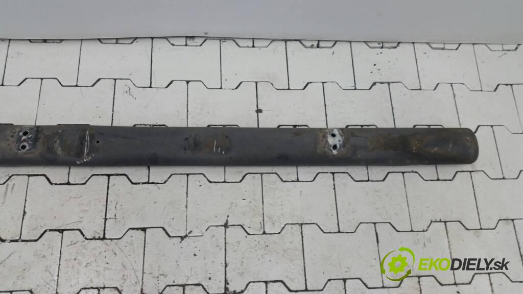 NISSAN NAVARA D40 2006 171 kW D40 2.5 DCI prah pravy  (Ostatné)