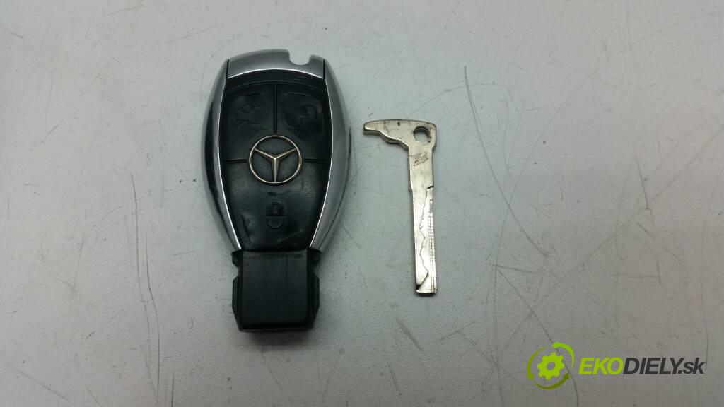 MERCEDES W211 LIFT 2009  LIFT 2.2 CDI spinačka A2115452308 KLUCZYK TRZY FUNKCJE  (Spínacie skrinky a kľúče)