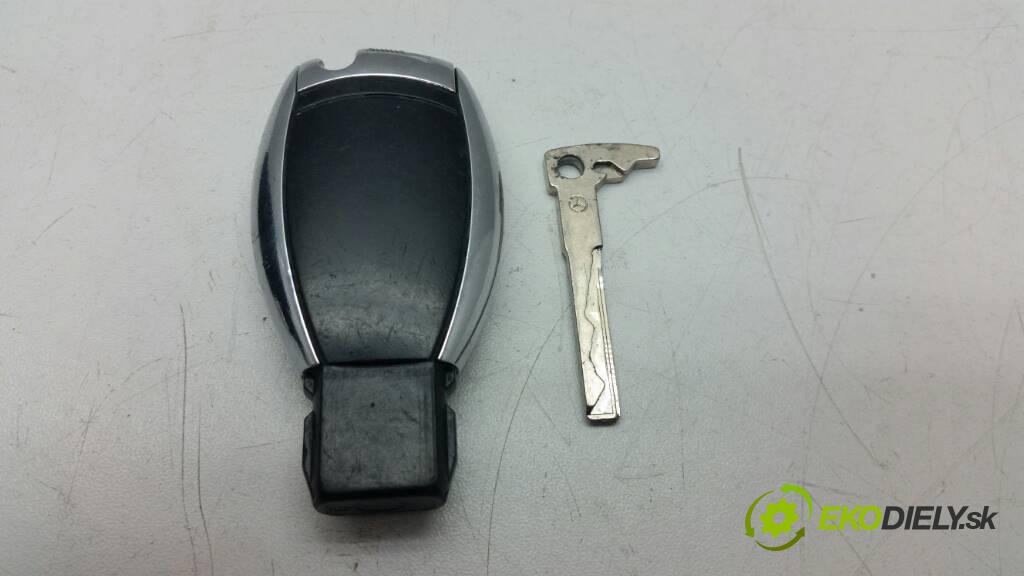 MERCEDES W211 LIFT 2009  LIFT 2.2 CDI spinačka A2115452308 KLUCZYK TRZY FUNKCJE  (Spínacie skrinky a kľúče)