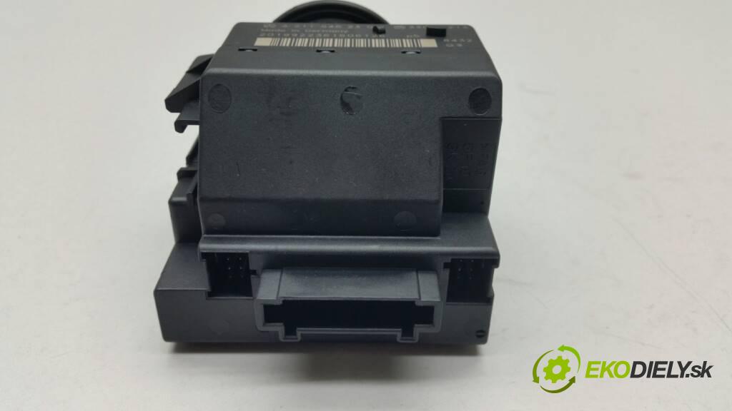 MERCEDES W211 LIFT 2009  LIFT 2.2 CDI spinačka A2115452308 KLUCZYK TRZY FUNKCJE  (Spínacie skrinky a kľúče)