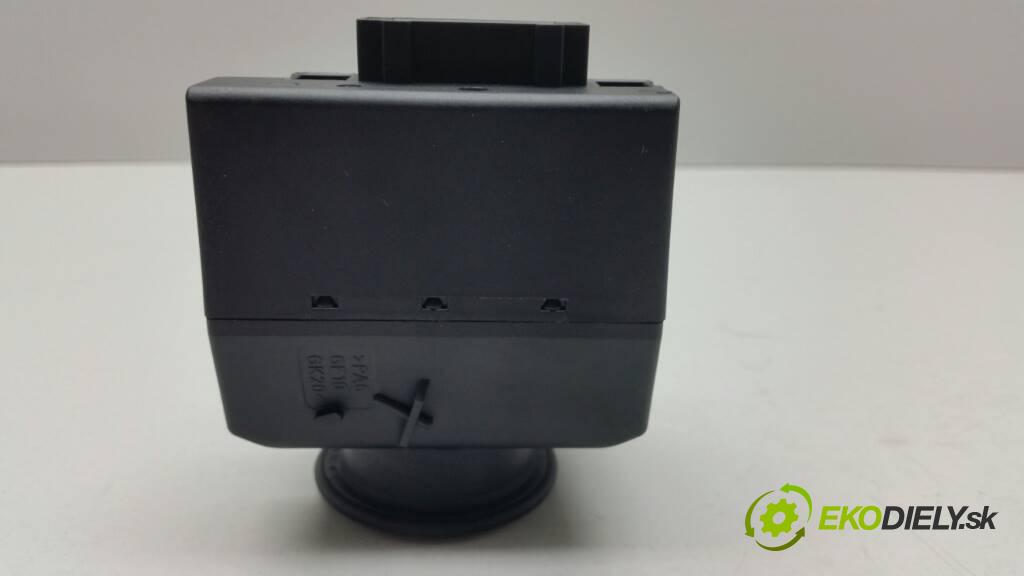 MERCEDES W211 LIFT 2009  LIFT 2.2 CDI spinačka A2115452308 KLUCZYK TRZY FUNKCJE  (Spínacie skrinky a kľúče)