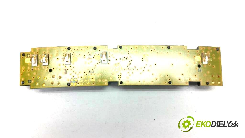 VOLKSWAGEN JETTA V 2005 105 kW V 1.9 TDI BKC Zosilňovač antenový 1K5035532A (Zosilňovače)