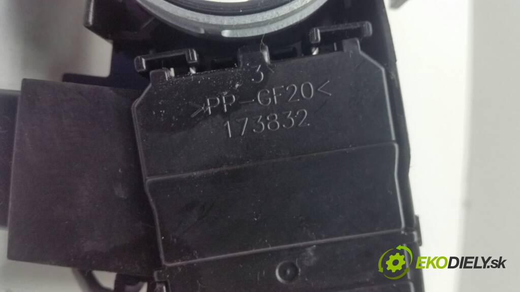 TOYOTA AVENSIS T27 2009 150 kW T27 2.2 D4D Prepínač kombinovaný 173832 (Prepínače, spínače, tlačidlá a ovládače kúrenia)