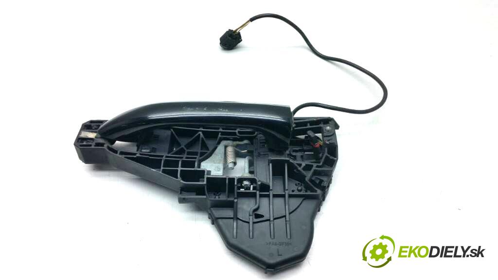 MERCEDES-BENZ GL420 CDI X164 2007 306 kW X164 4.0 Kľučka vonkajšia predný ľavá strana NUMER ZAMAZANY