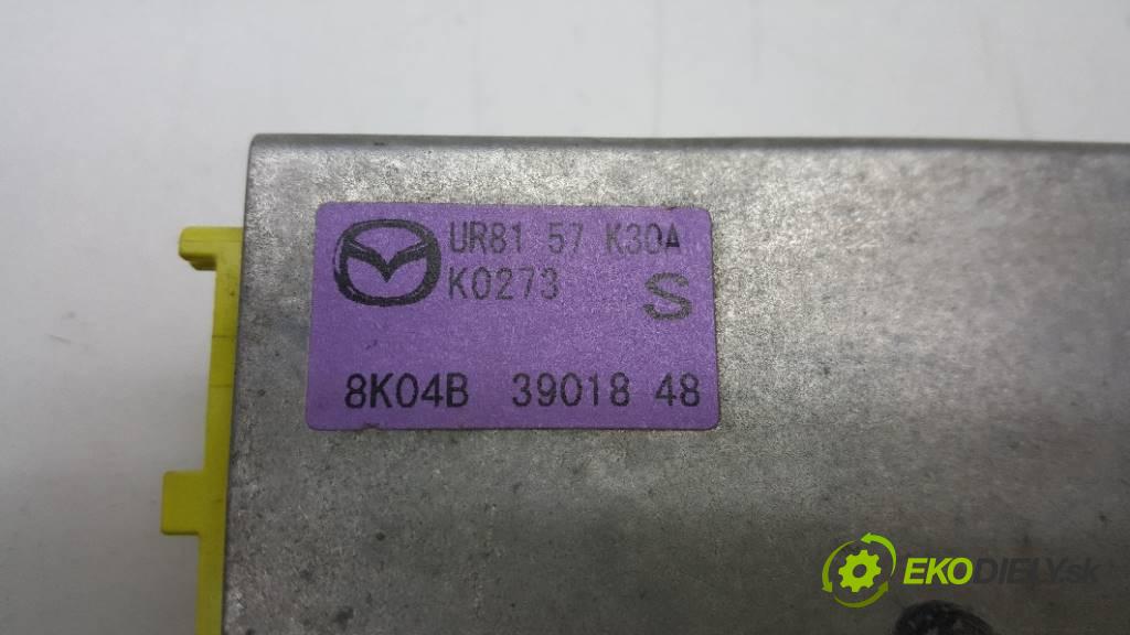 FORD RANGER  2009 105 kW    2500,00 senzor airbag UR8157K30  USZKODZONY (Snímače)