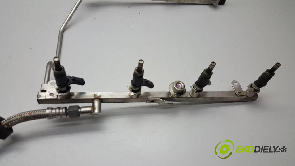 MERCEDES W221 S500 2008 388 kW S500 5.5 Lišta vstrekovacia A2730700795 (Vstrekovacie lišty)