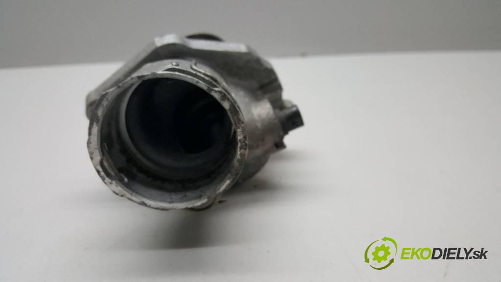 MERCEDES W221 S500 2008 388 kW S500 5.5 Termostat A2732000215 (Príruby, termostaty a obaly termostatov)