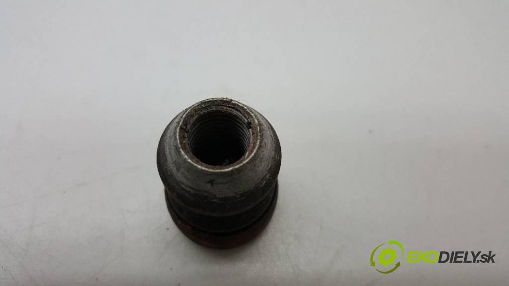 KIA CARENS III       skrutky matice pneumatík ZABEZPIECZENIE