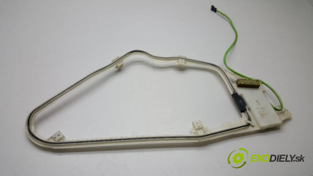 MERCEDES S KLASA W220 S320CDI 2001 197 kW W220 S320CDI 3222,00 zesilovač anténní A2208200375 (Zesilovače)