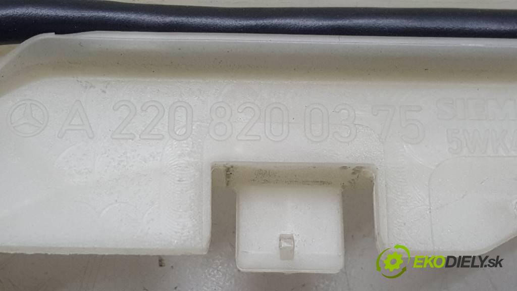 MERCEDES S KLASA W220 S320CDI 2001 197 kW W220 S320CDI 3222,00 zesilovač anténní A2208200375 (Zesilovače)