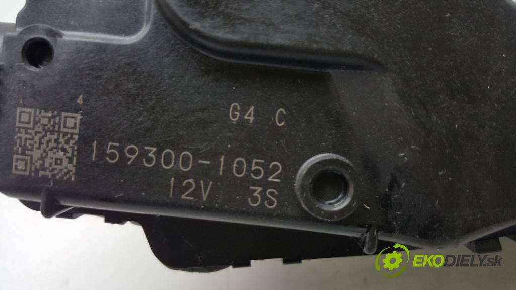 MITSUBISHI ASX   2015 117 kW   1590,00 motorek stěračů zadní část 159300-1052