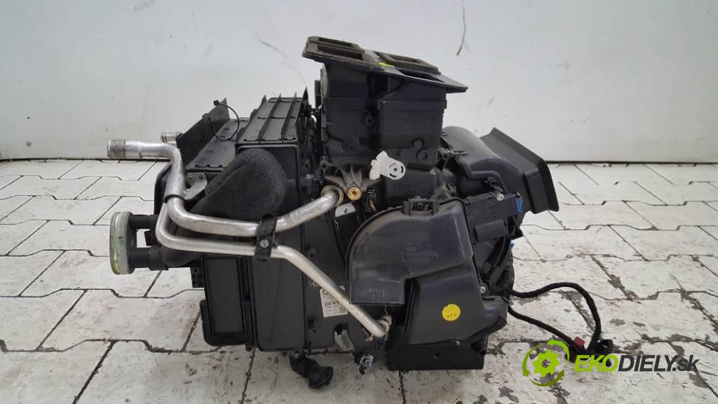 AUDI A6 C6 2004 224 kW C6 3.0 TDI Výhrevné teleso, radiátor kúrenia 4F1820351K (Radiátory kúrenia)