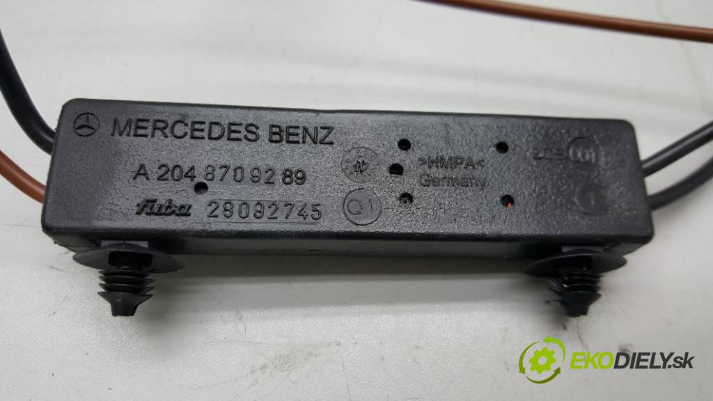 MERCEDES-BENZ C220 CDI W204 2007 136 kW W204 2148 zesilovač anténní A2048709289 (Zesilovače)