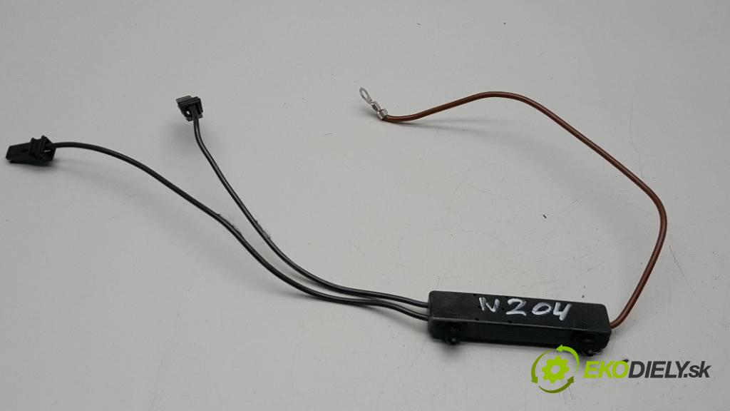 MERCEDES-BENZ C220 CDI W204 2007 136 kW W204 2148 Zosilňovač antenový A2048709189 (Zosilňovače)